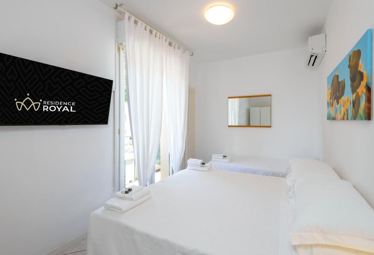 Residence Royal Римини Екстериор снимка